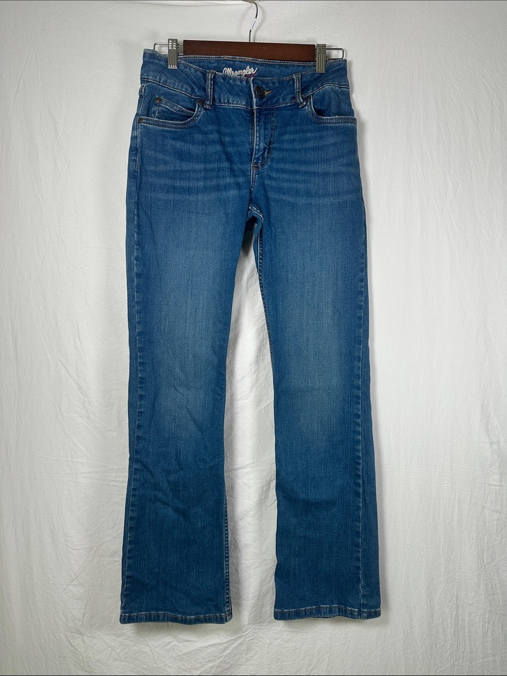 Wrangler Women's Boot Cut Jeans in Medium Blue Wash